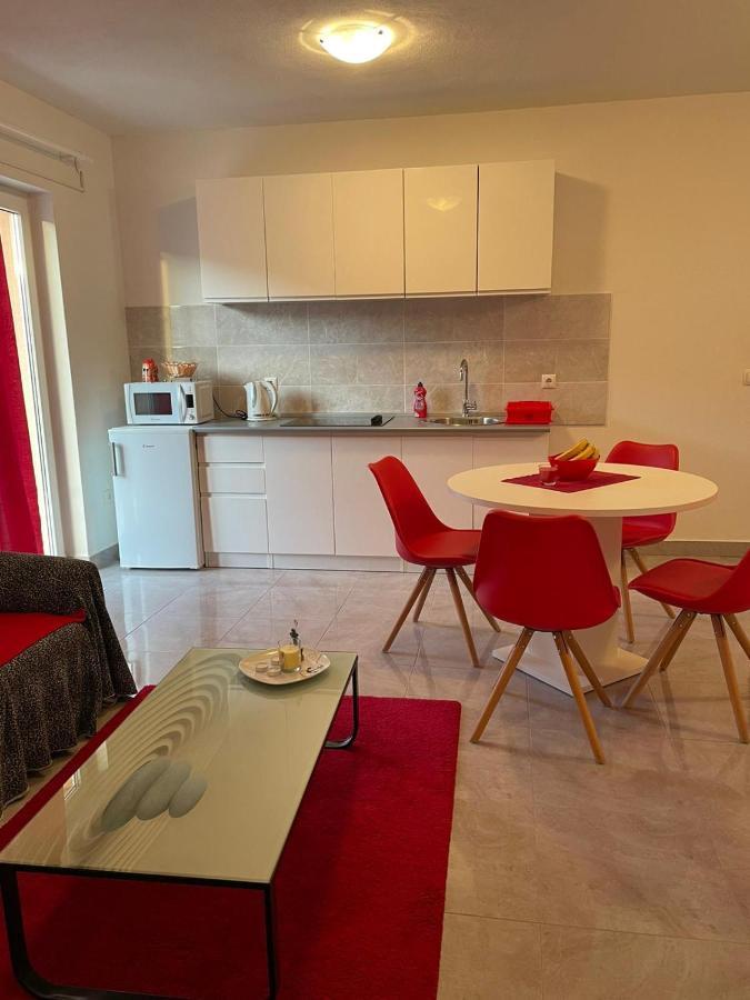 Apartmani Mateja Kaštela Esterno foto